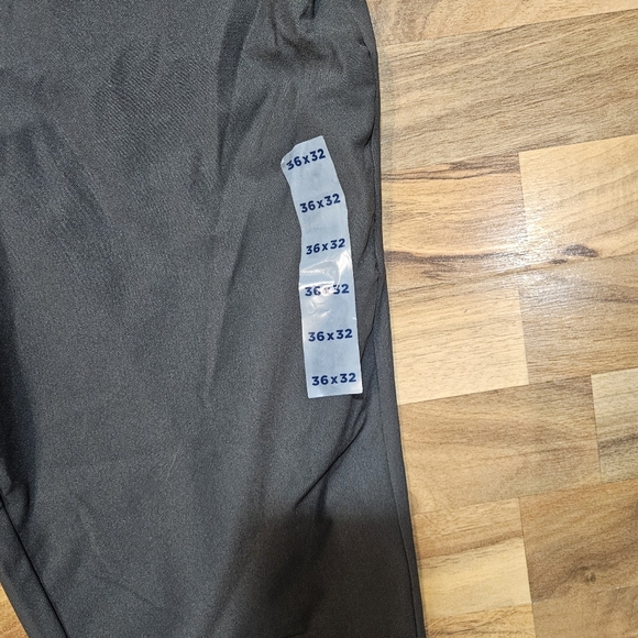 Old Navy Active Tech Hybrid Slim Pants 36x32 NWT - Picture 5 of 9